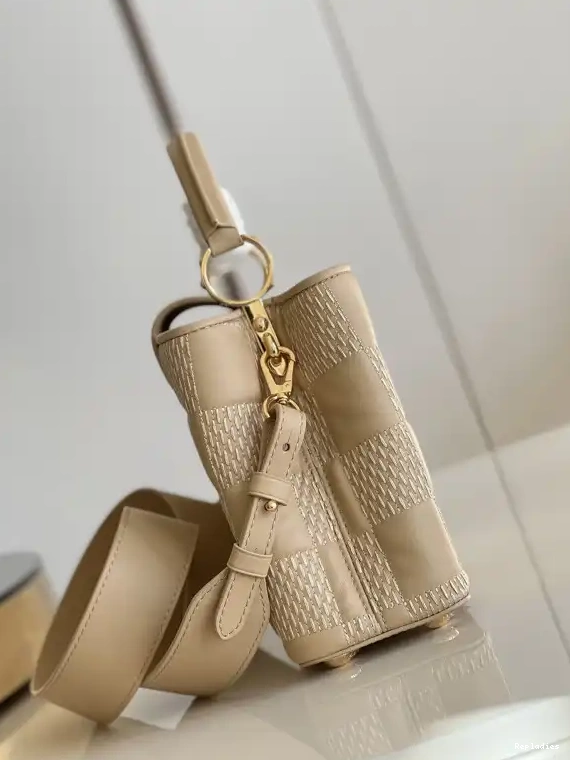 Cheap BB VUITTON CAPUCINES LOUIS 0622